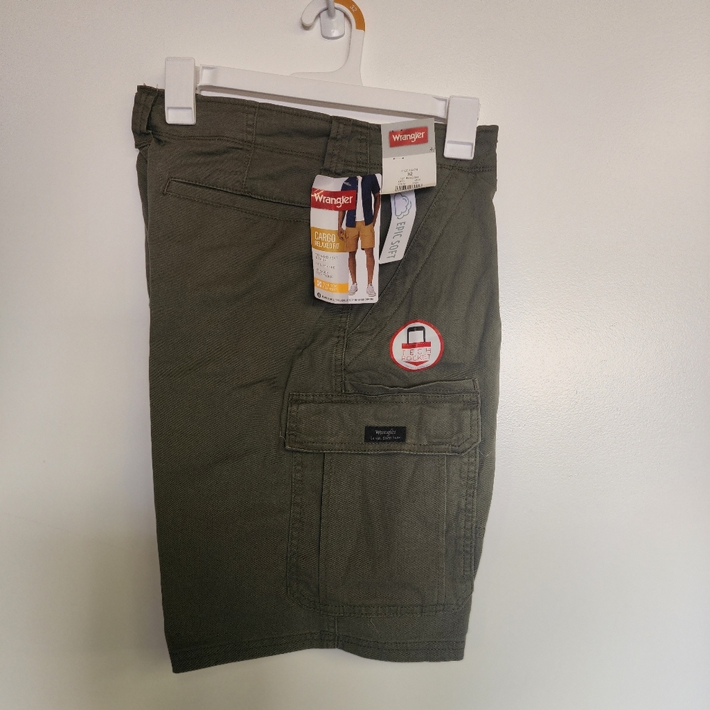 Wrangler relaxed fit cargo shorts